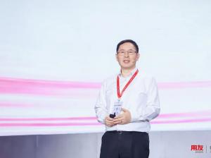 王文京：驾驭AI 驱动增长